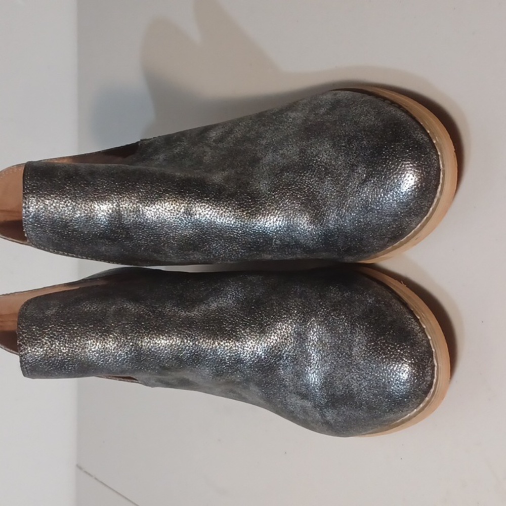 Womens Size 9 boots boutique by Corey's black with silver lay over pre owned